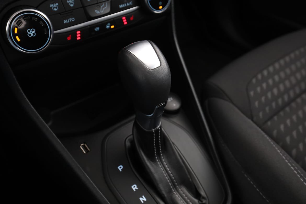 Vehicle Image 25