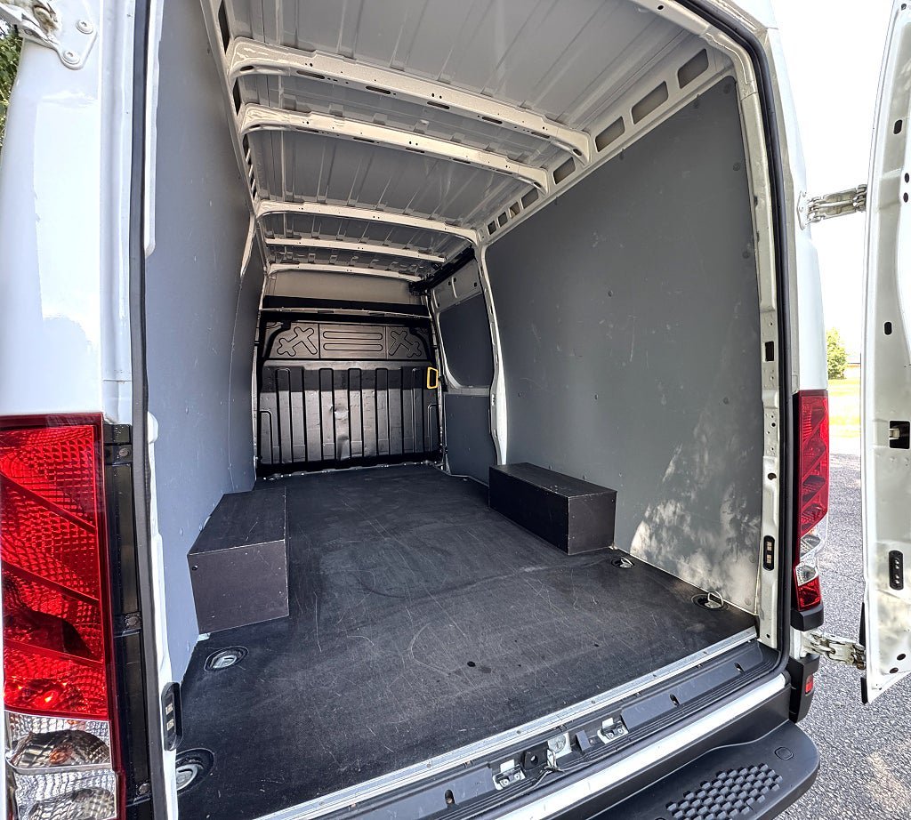 Vehicle Image 16