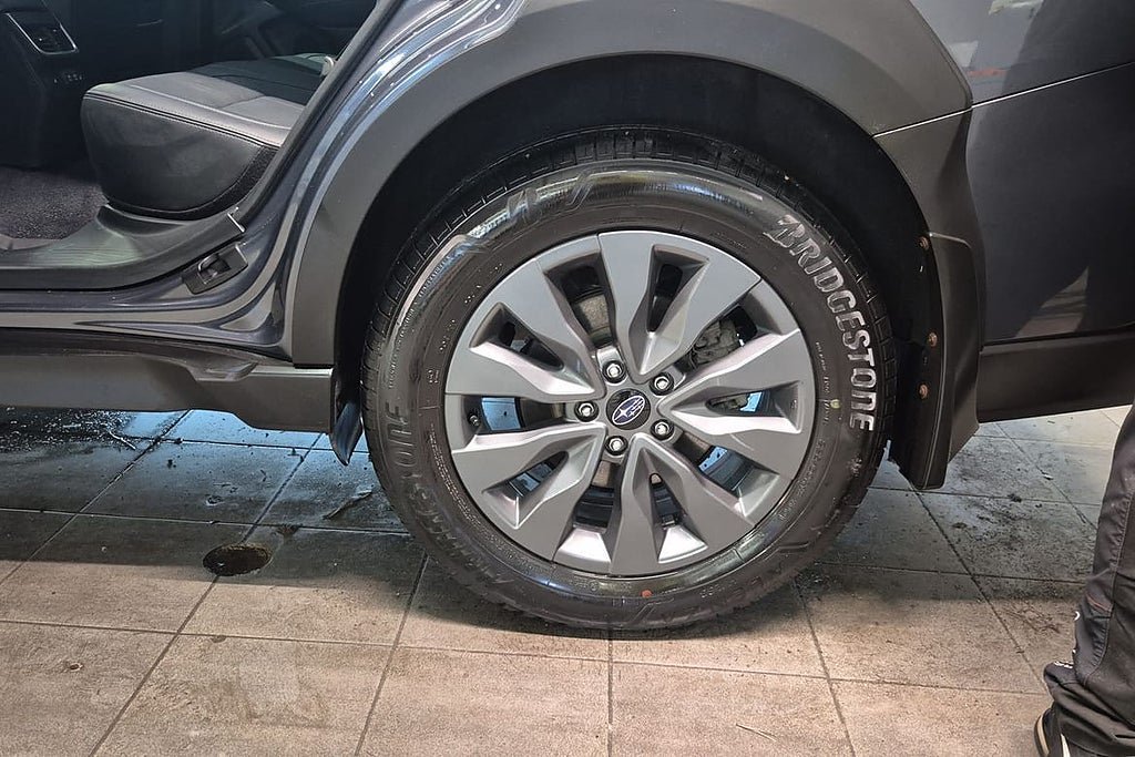 Vehicle Image 17