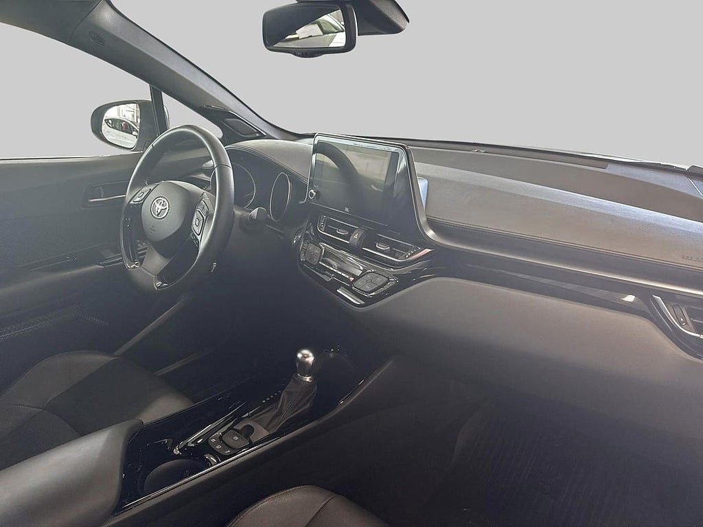 Vehicle Image 10