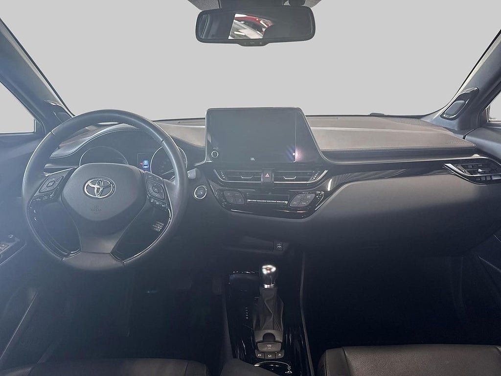 Vehicle Image 12