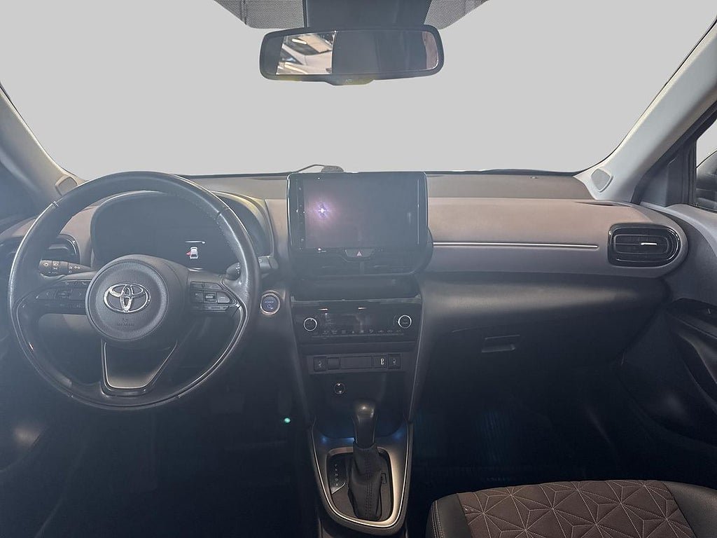 Vehicle Image 12