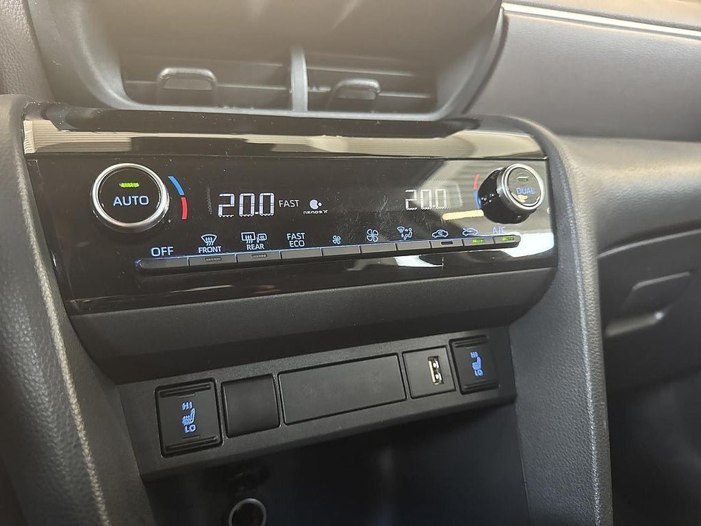 Vehicle Image 17