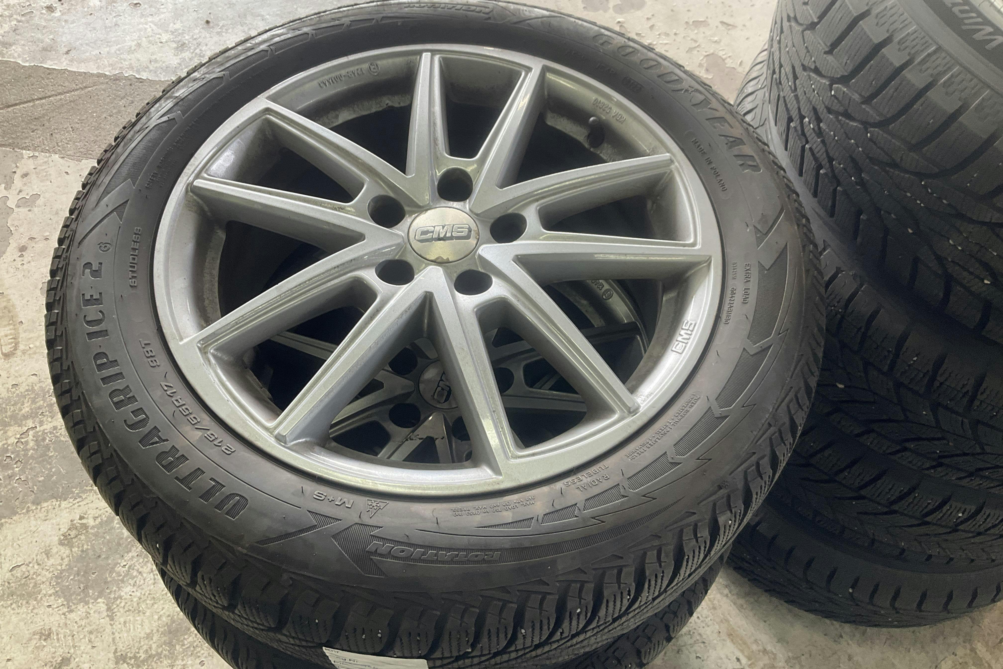 Vehicle Image 13