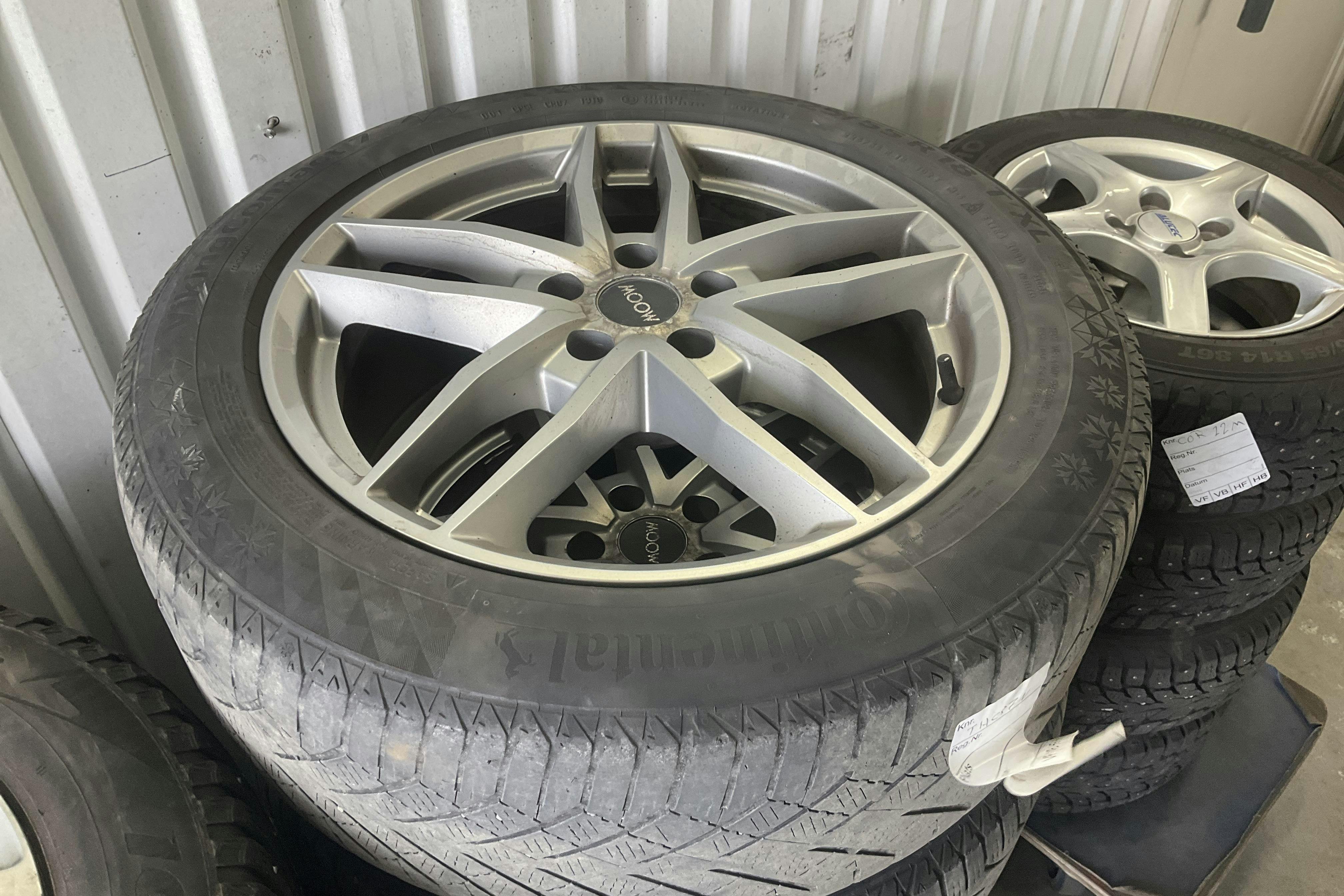 Vehicle Image 13
