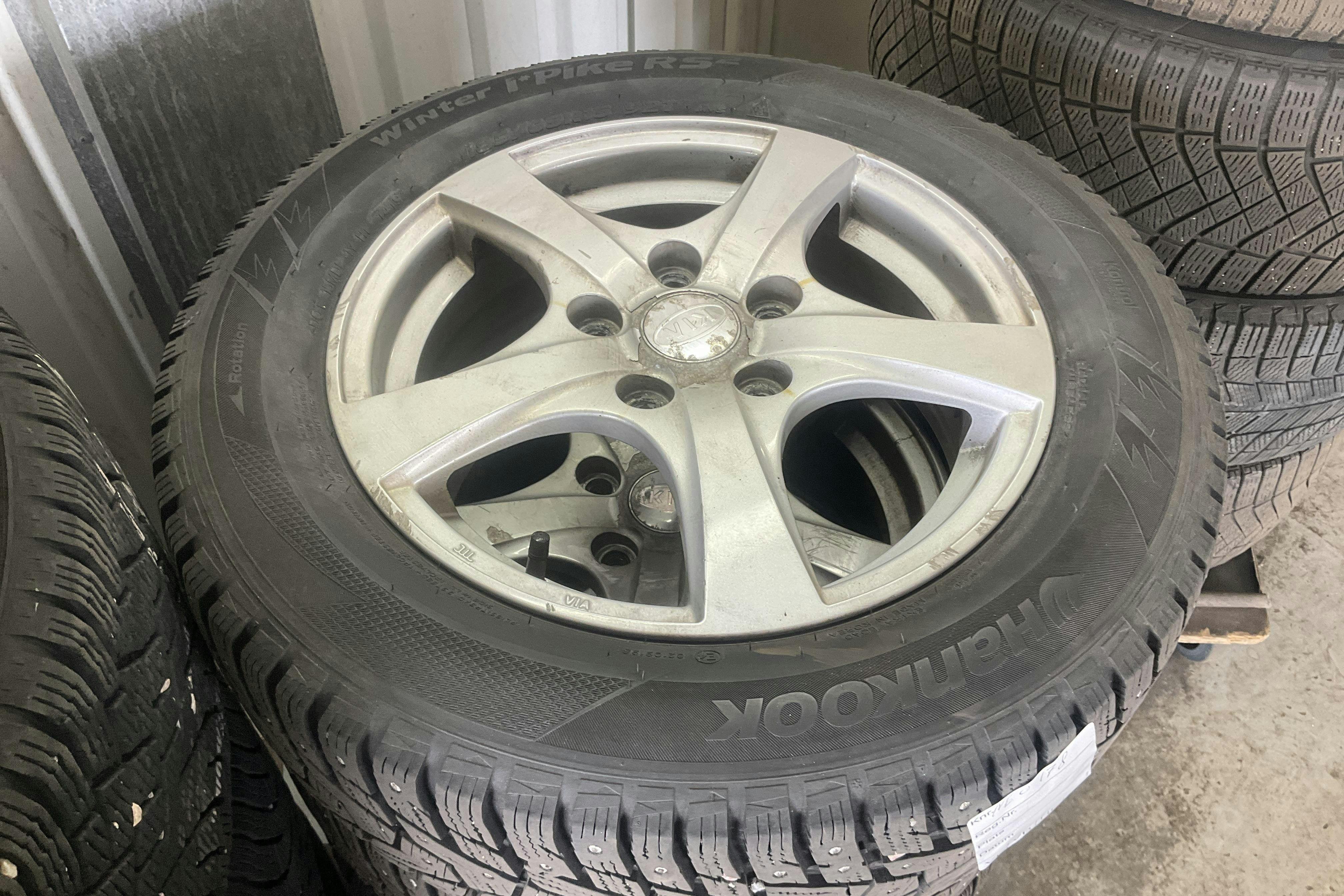 Vehicle Image 12
