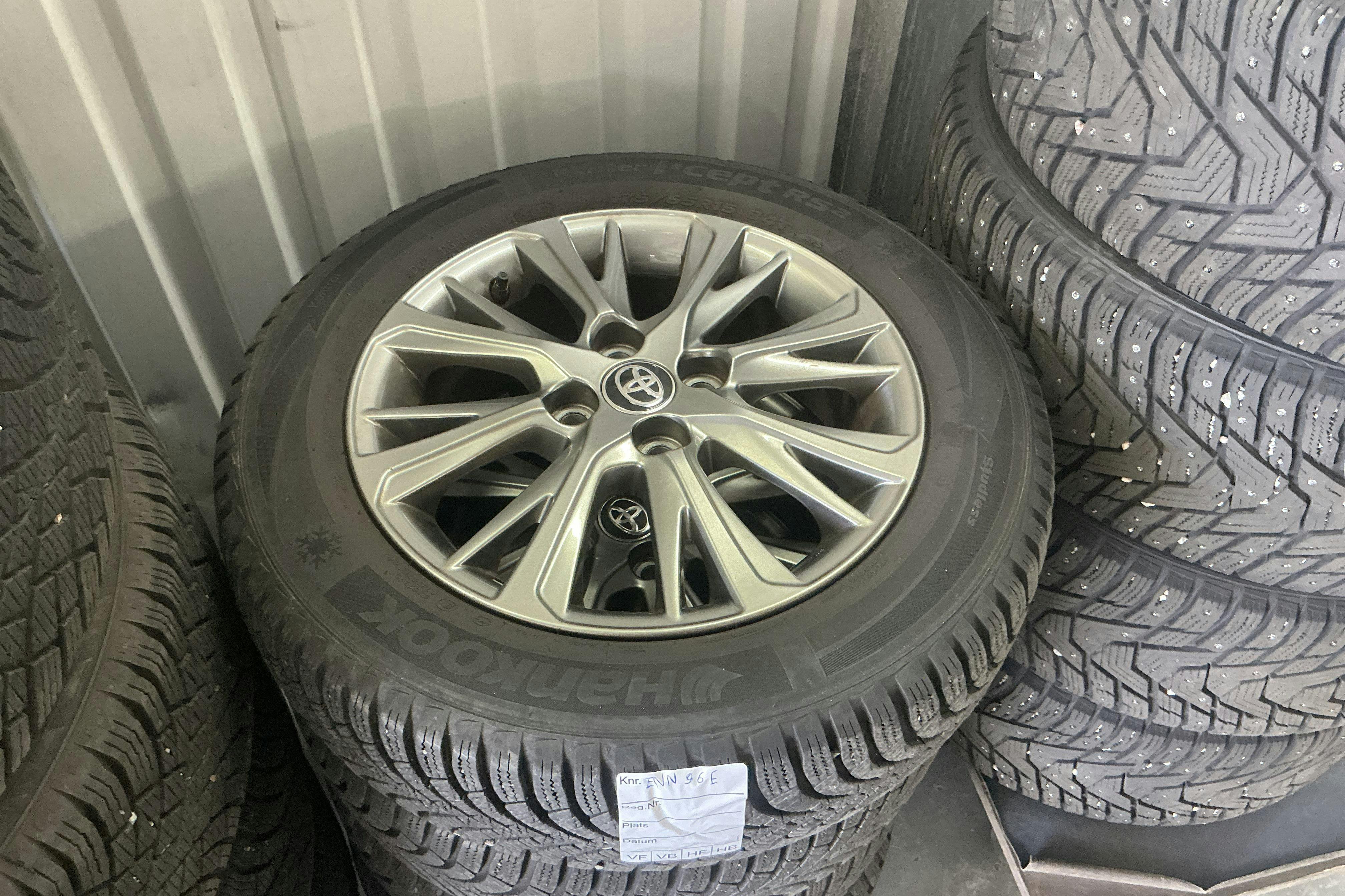 Vehicle Image 12