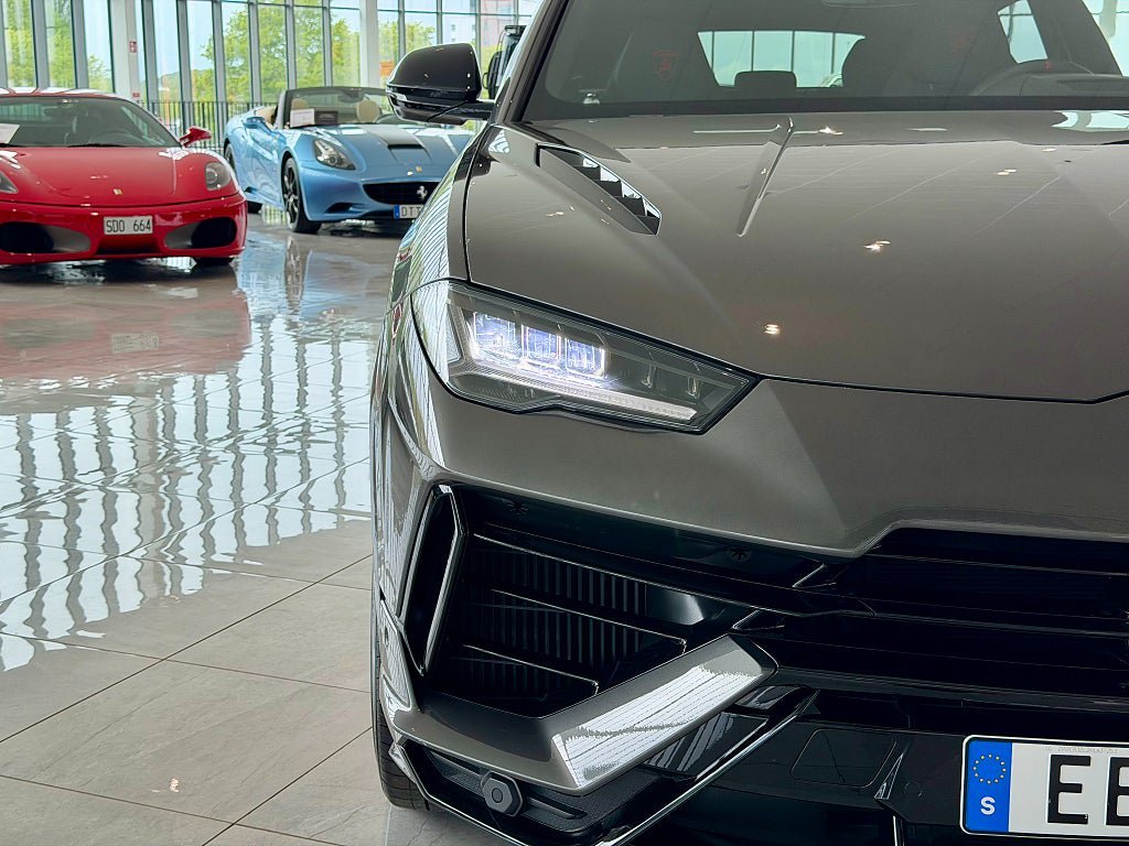 Vehicle Image 32