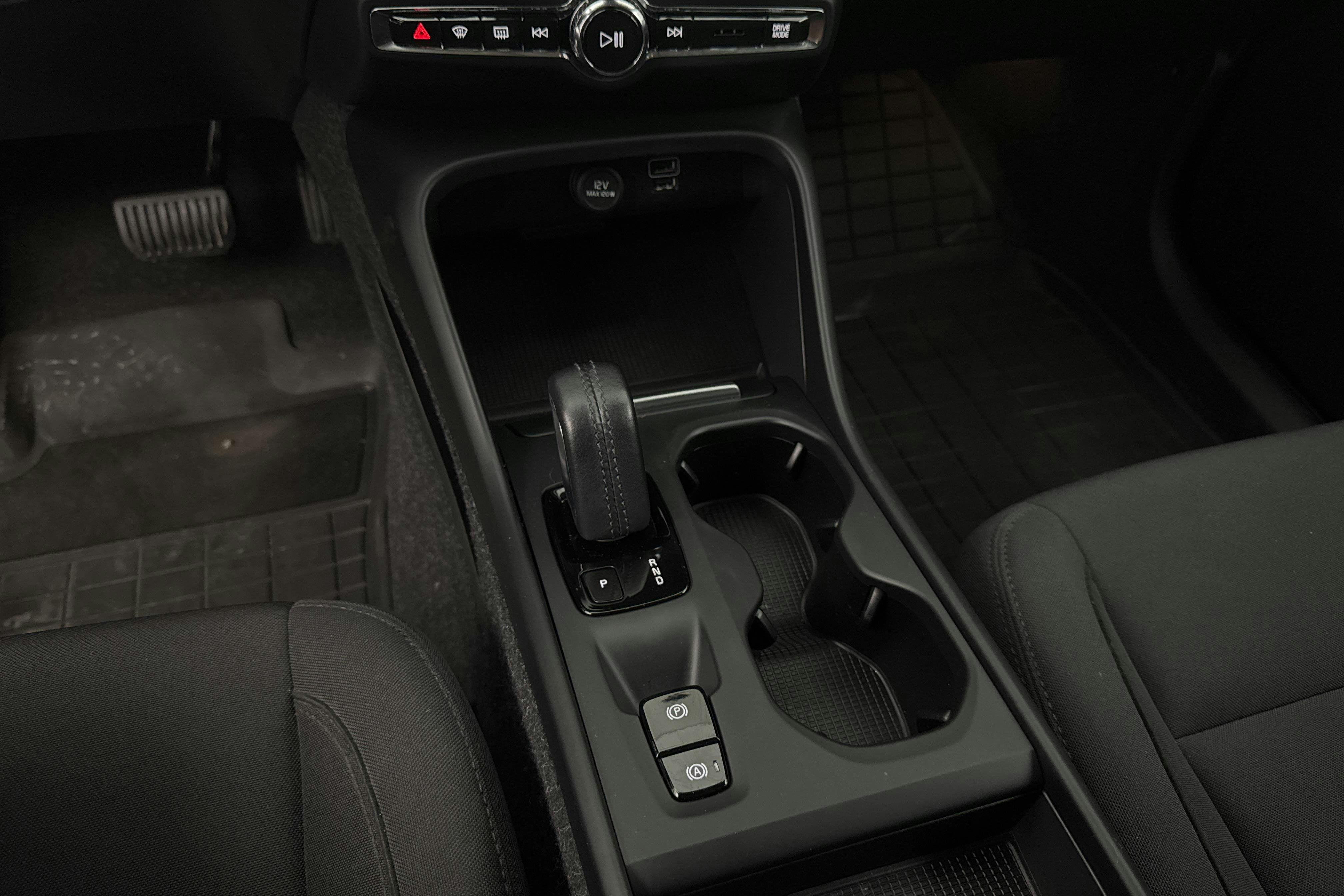 Vehicle Image 15