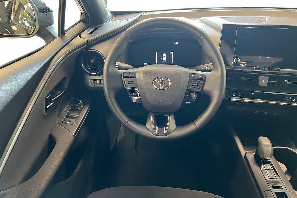 Vehicle Image 11