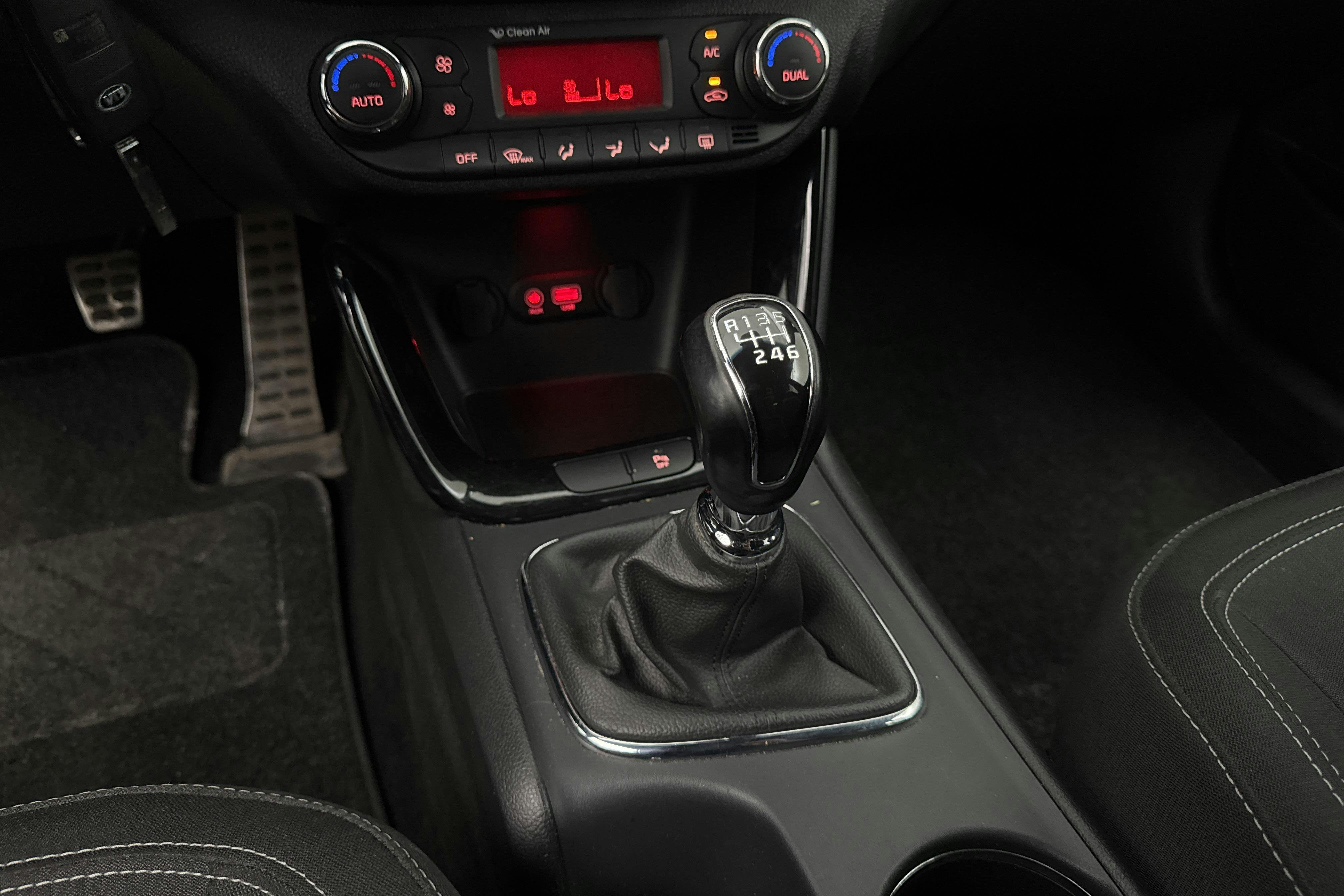 Vehicle Image 15