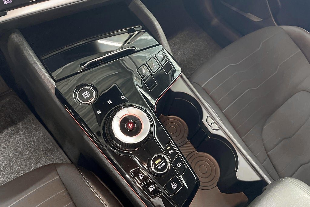 Vehicle Image 14