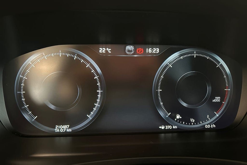 Vehicle Image 16