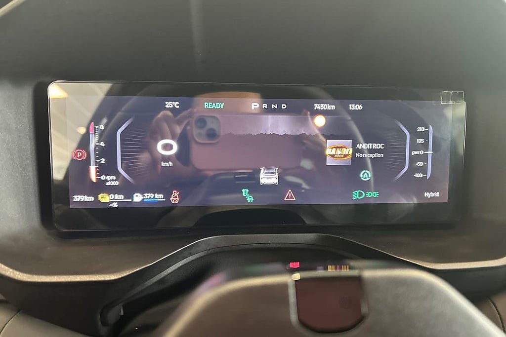 Vehicle Image 16