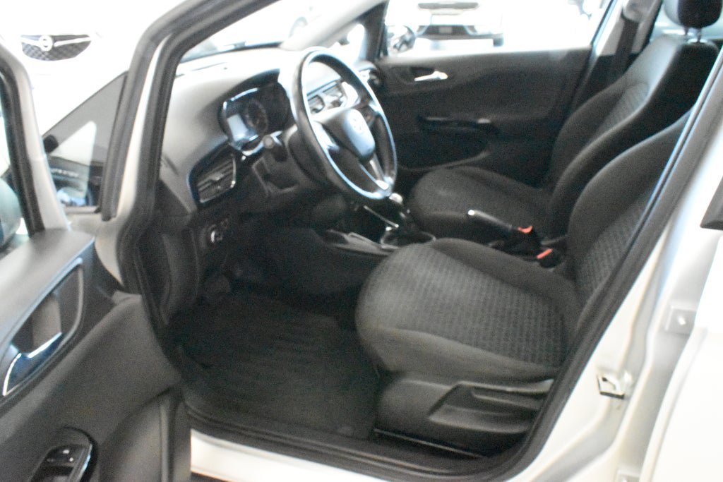 Vehicle Image 12