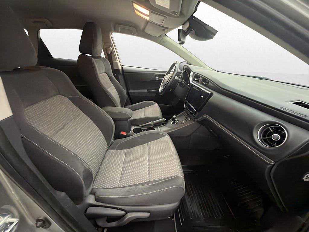 Vehicle Image 11