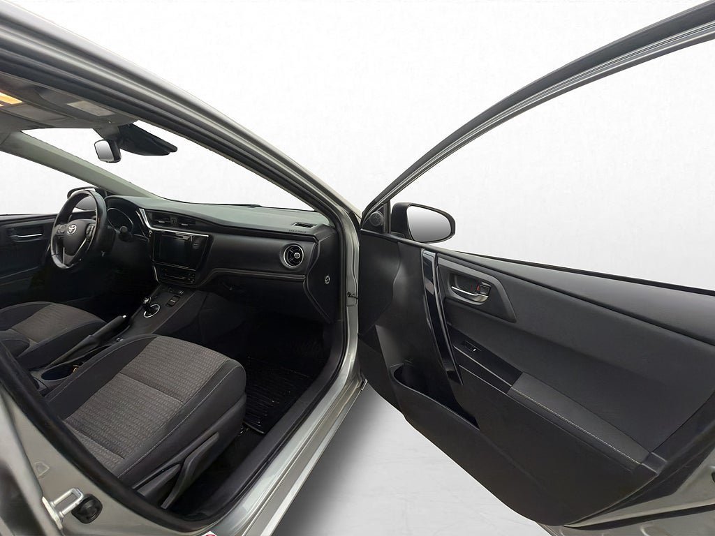 Vehicle Image 12