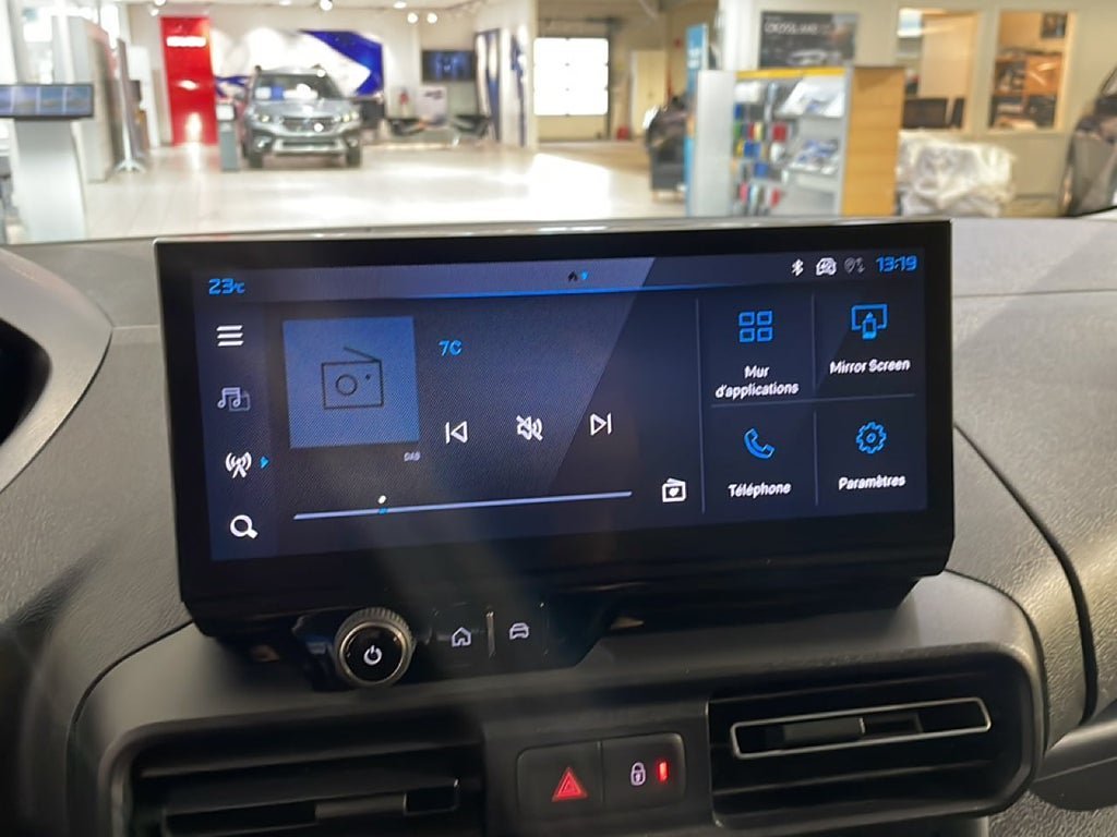 Vehicle Image 12