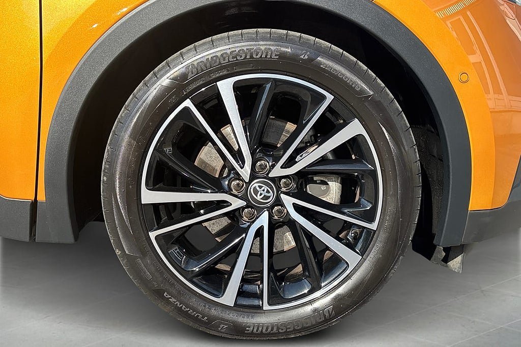 Vehicle Image 16