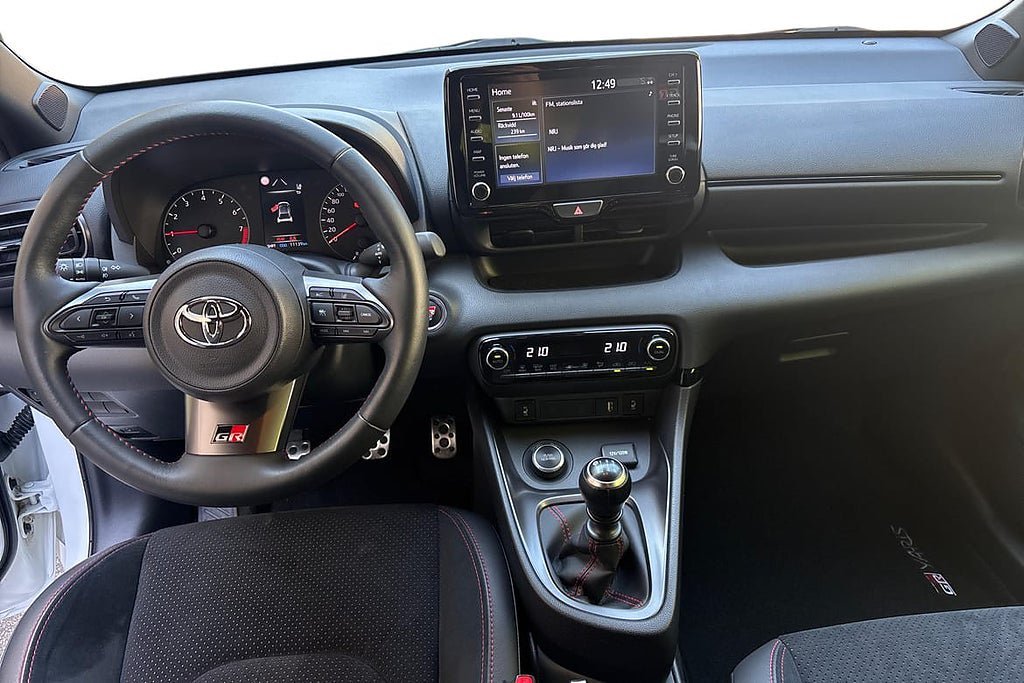 Vehicle Image 12