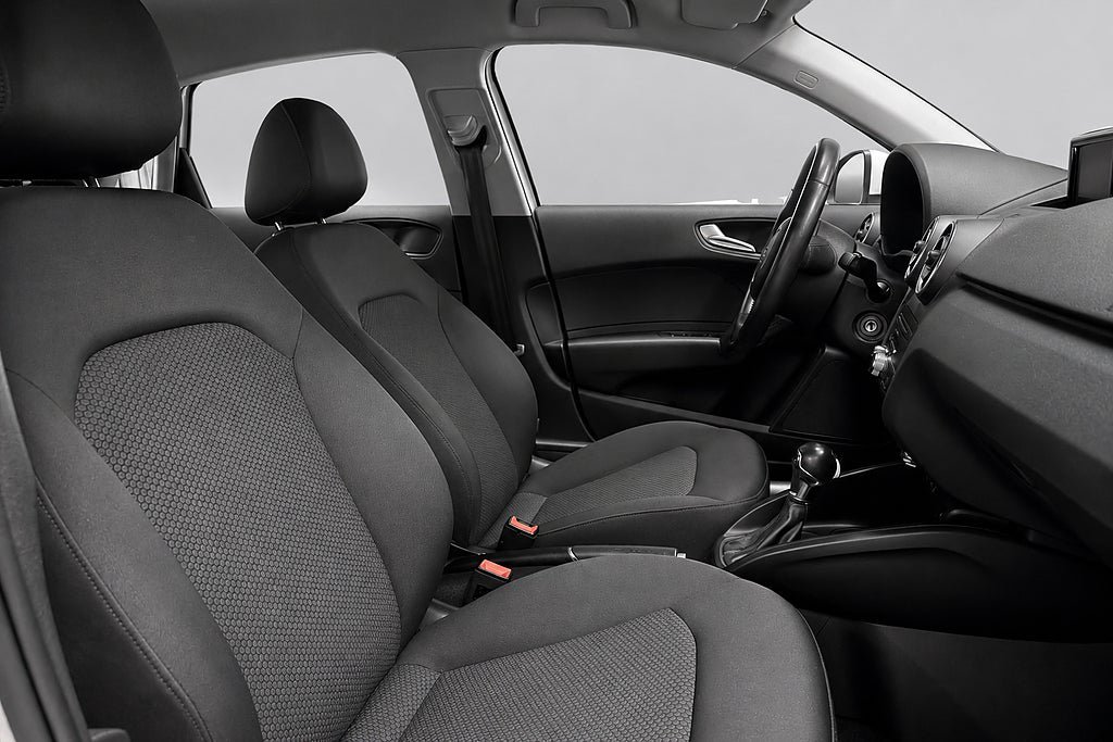 Vehicle Image 12
