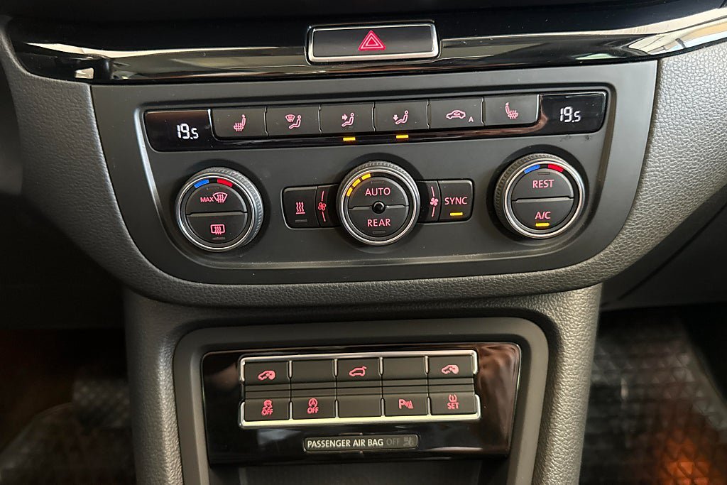 Vehicle Image 32