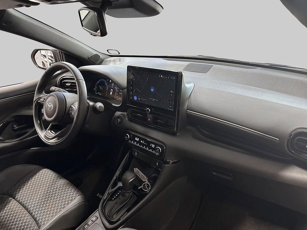 Vehicle Image 10
