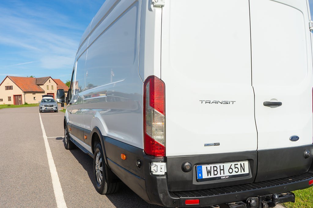 Vehicle Image 9