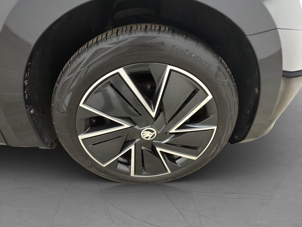 Vehicle Image 38