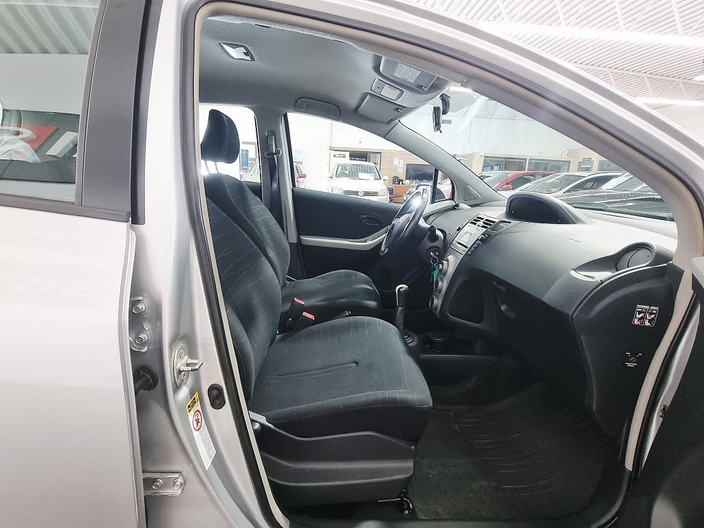 Vehicle Image 14