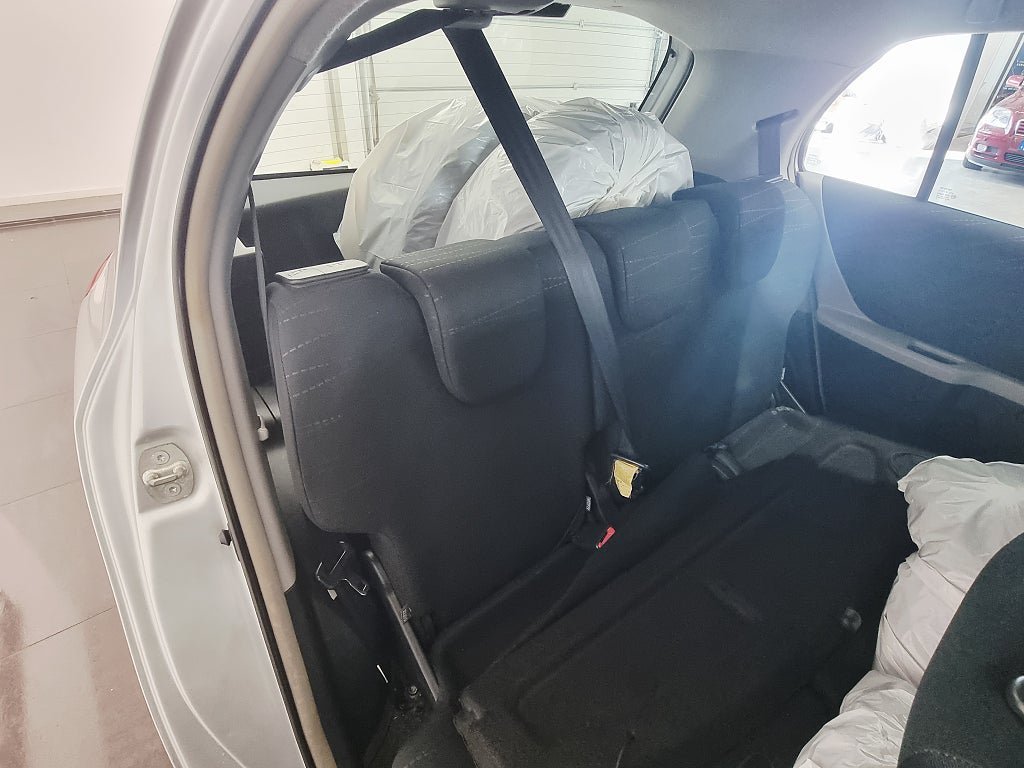 Vehicle Image 18
