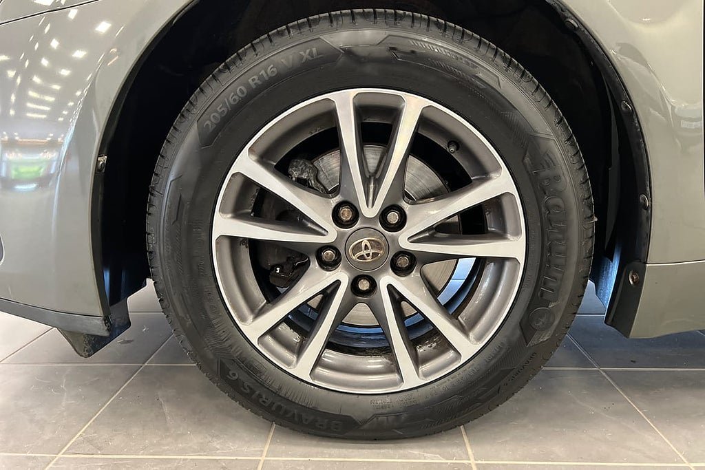 Vehicle Image 17