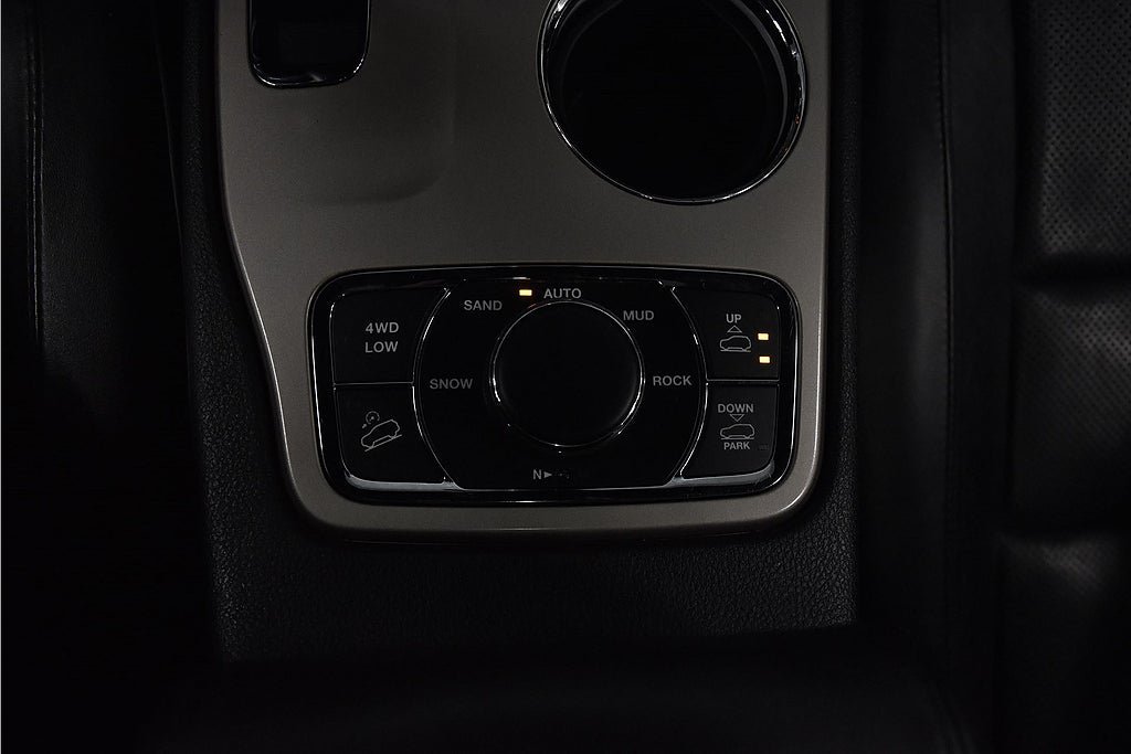 Vehicle Image 23