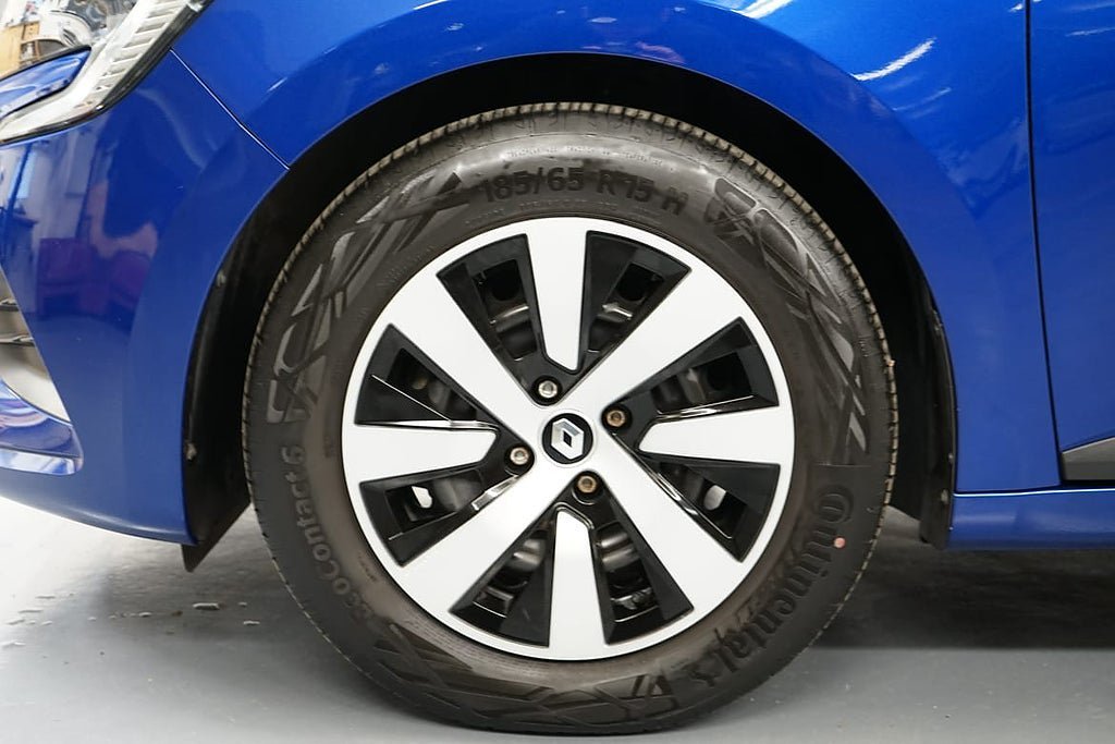 Vehicle Image 16