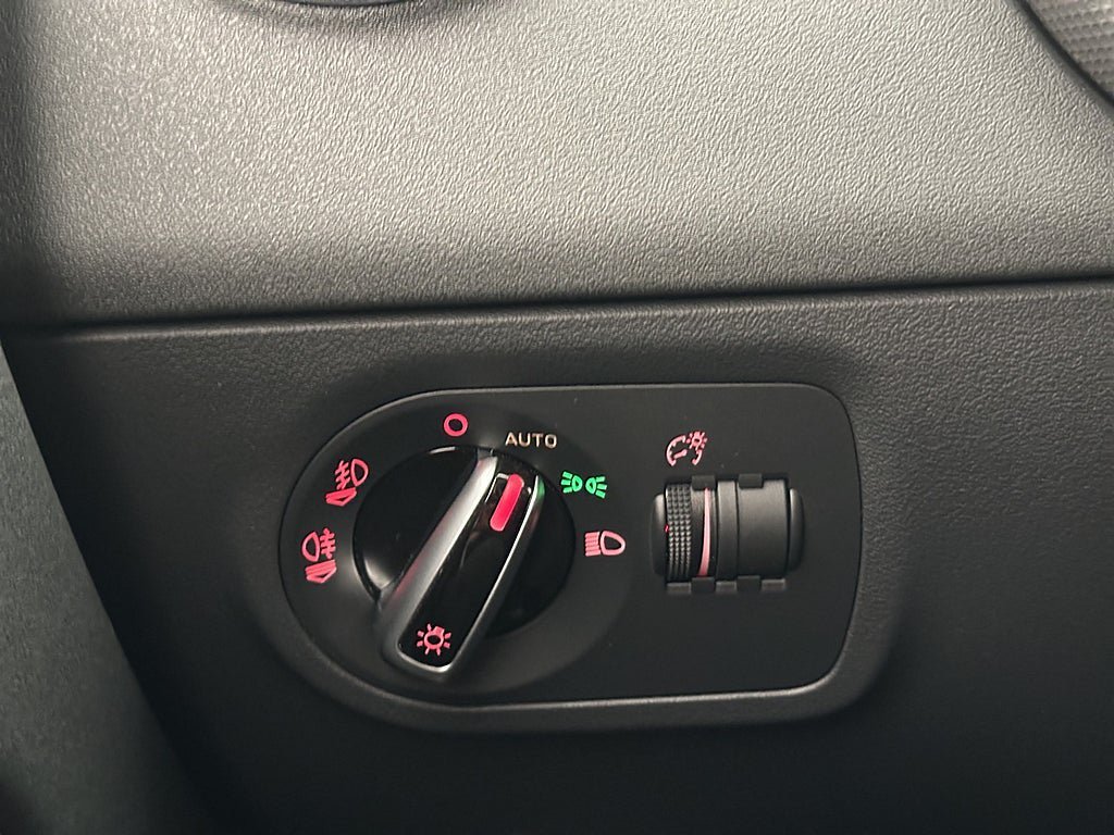Vehicle Image 29