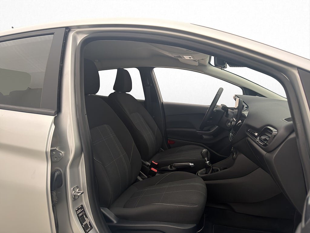 Vehicle Image 21