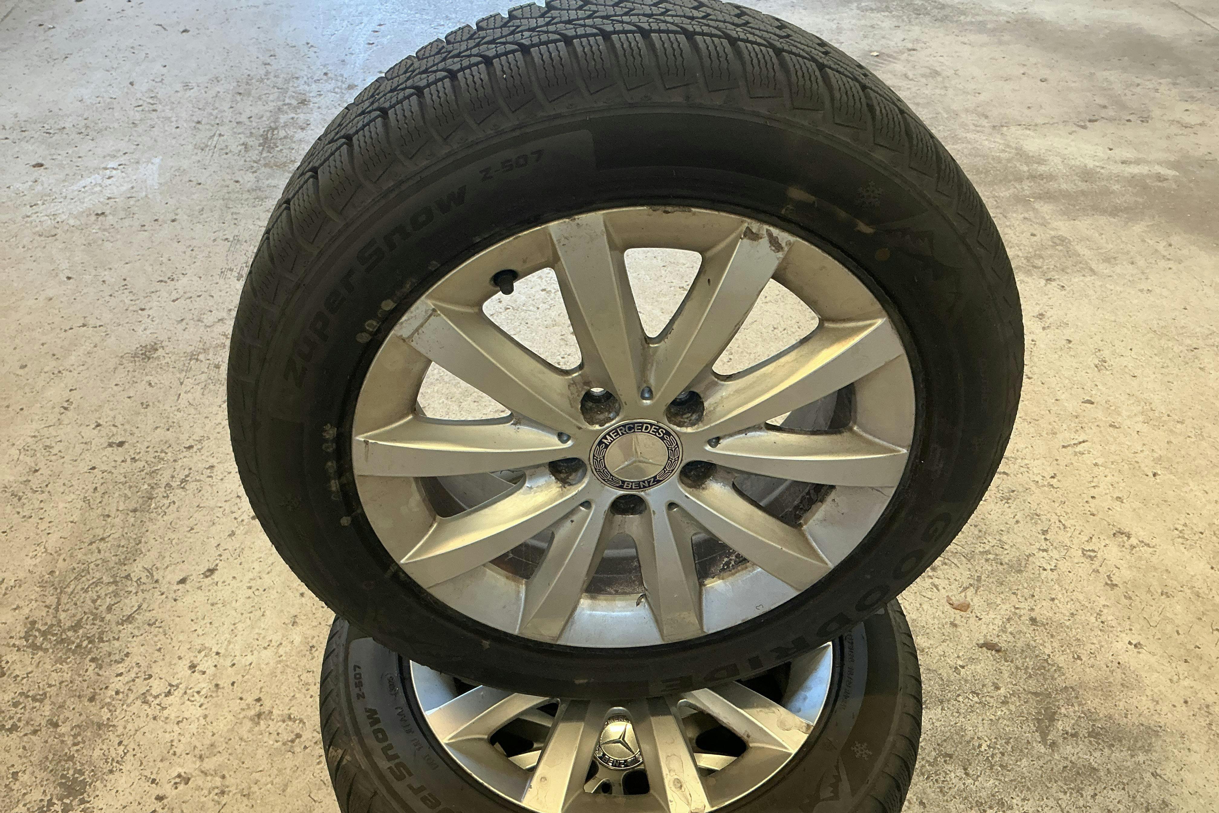 Vehicle Image 12