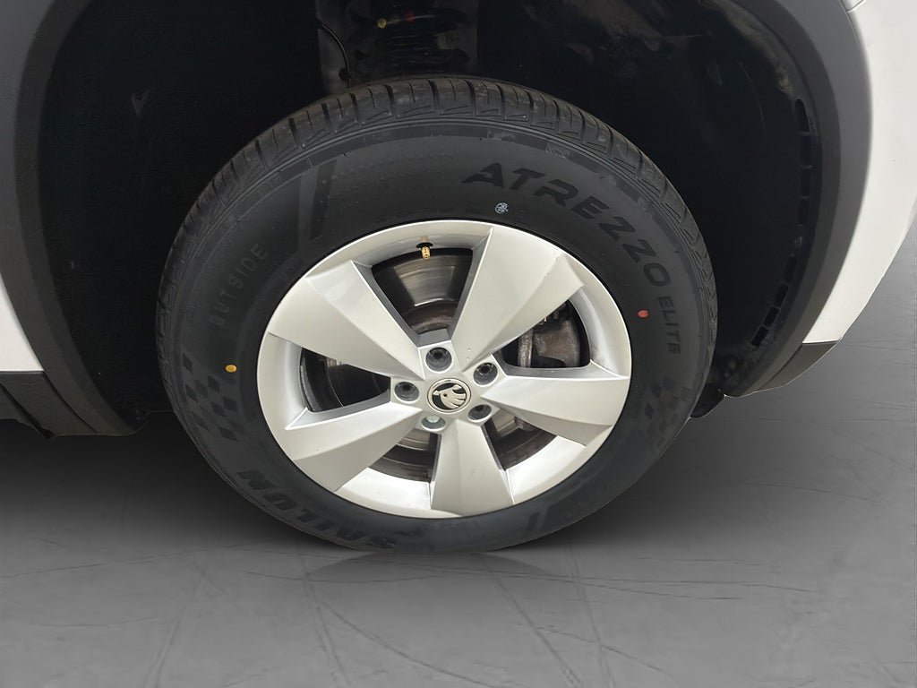 Vehicle Image 35
