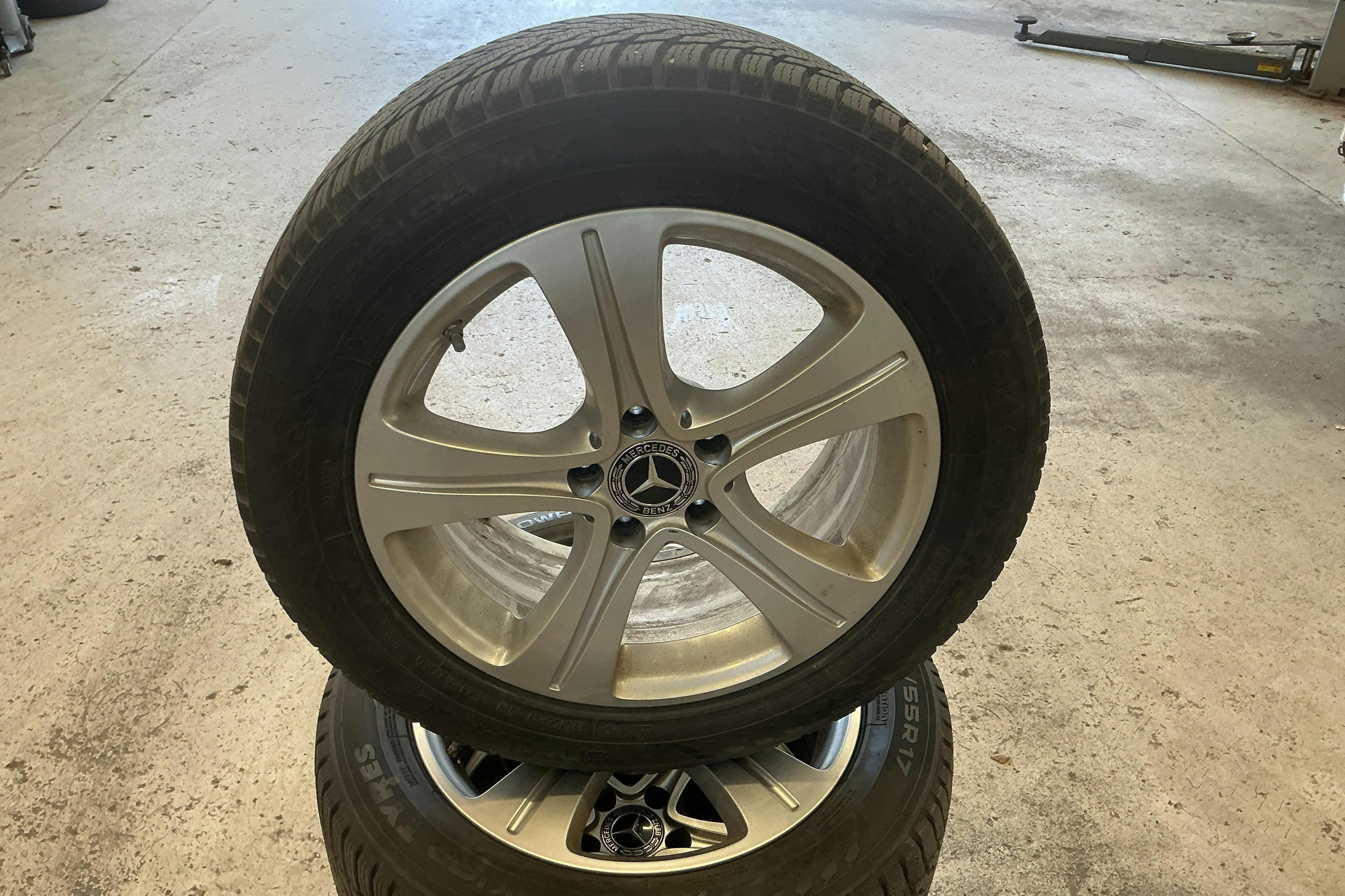 Vehicle Image 15