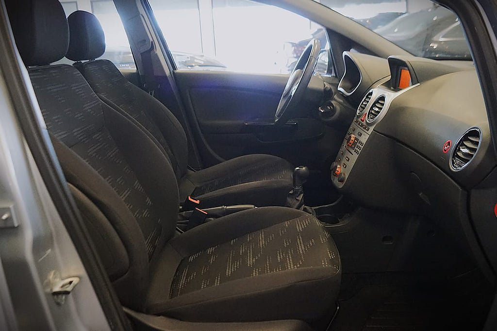 Vehicle Image 13
