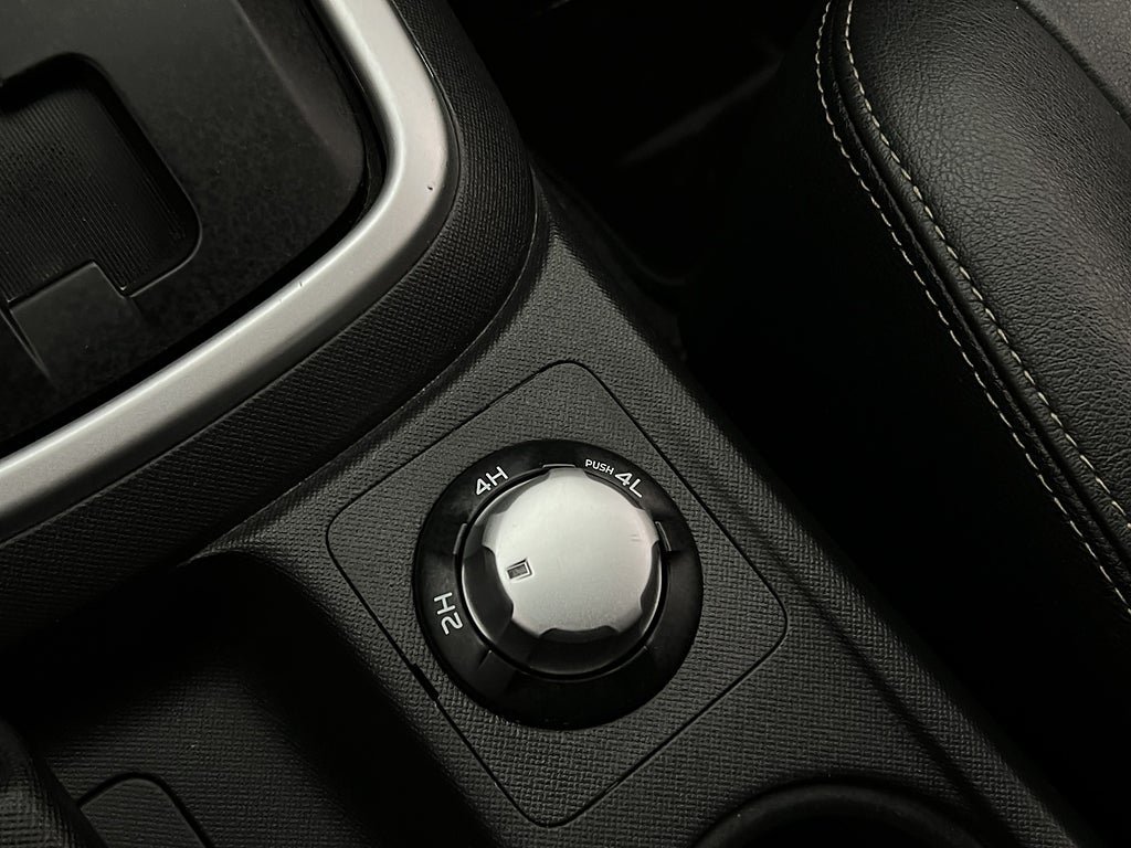 Vehicle Image 25