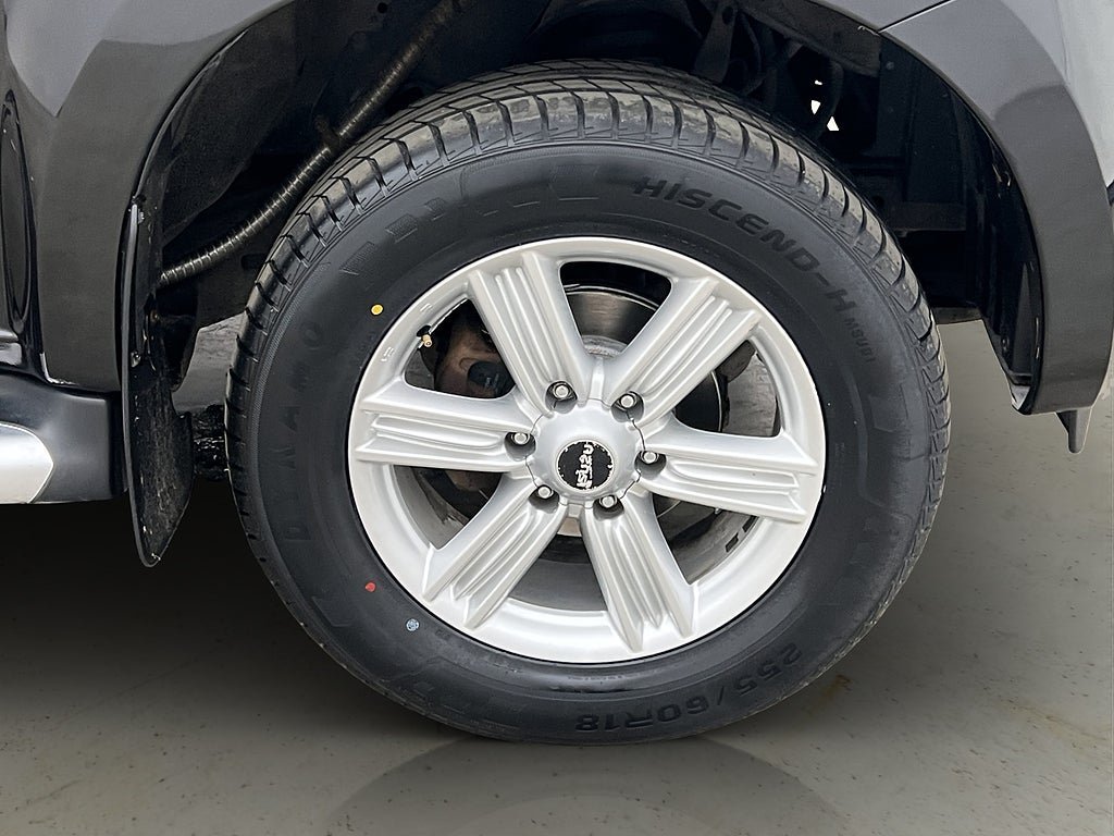 Vehicle Image 32