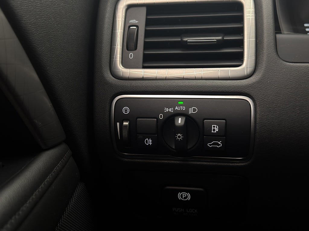 Vehicle Image 26