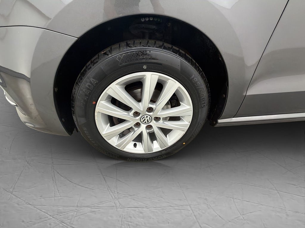 Vehicle Image 22