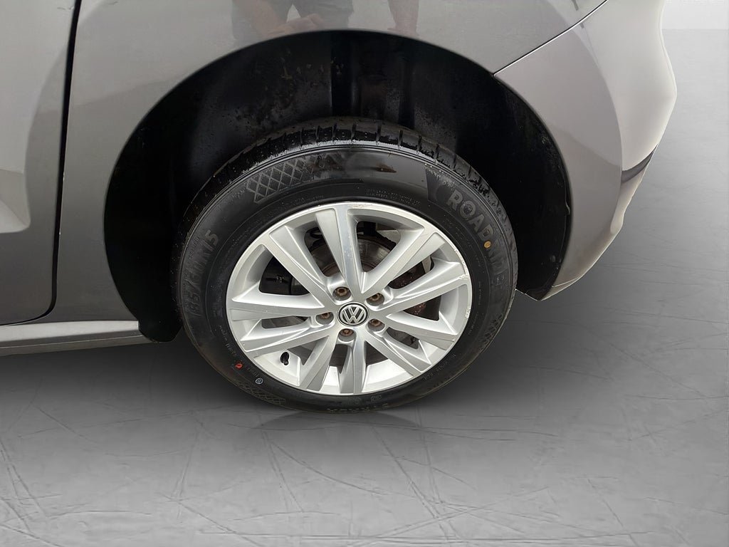 Vehicle Image 23