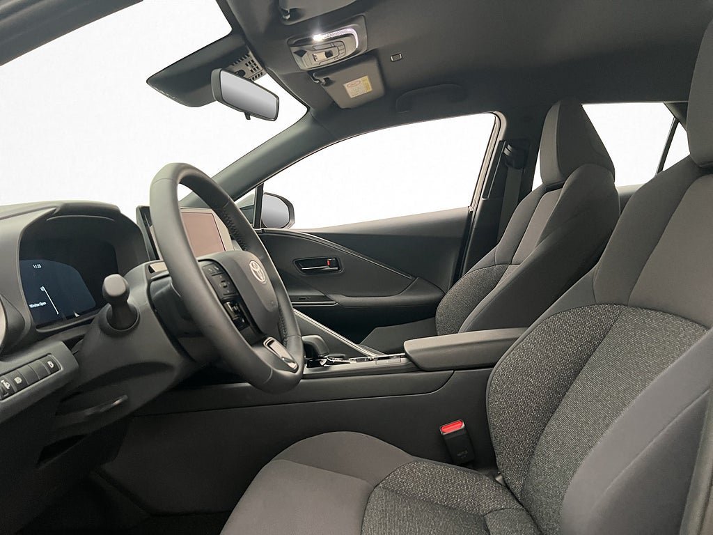 Vehicle Image 12