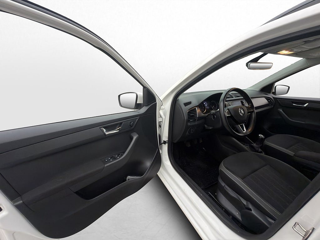 Vehicle Image 10