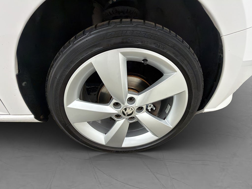 Vehicle Image 30