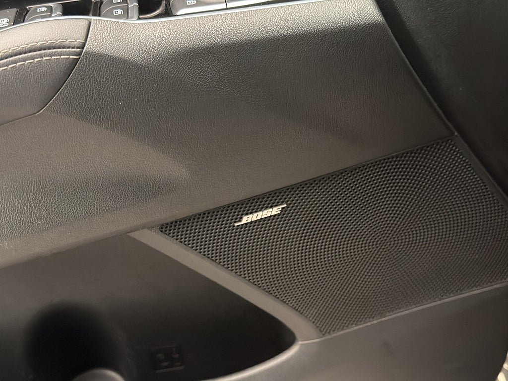 Vehicle Image 32