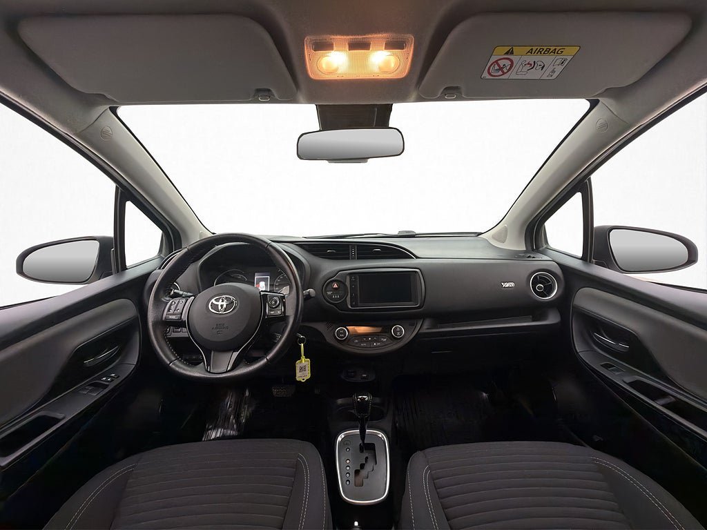 Vehicle Image 11